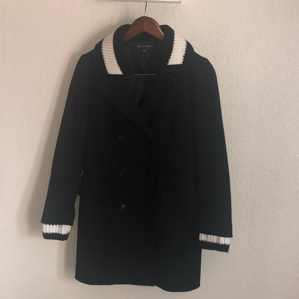 Coat above the knee